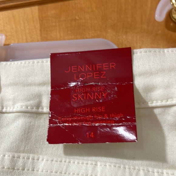 New Size 14 Jennifer Lopez High Rise Skinny cream jeans 62% cotton!!🍀🍀 - Picture 4 of 9